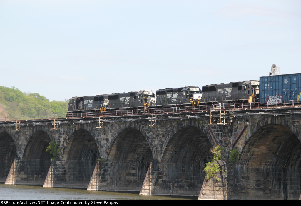 NS 6982 leads train H62 over Rockville Bridge